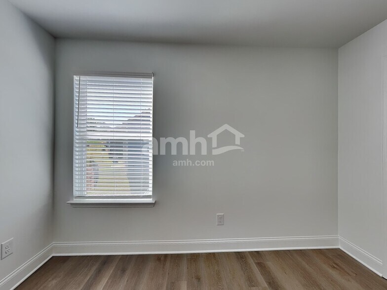 Building Photo - 190 Hickory Pointe Rd