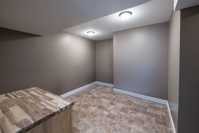 Building Photo - BEAUTIFUL 5 BED 3 BATH HOME IN FIRTH