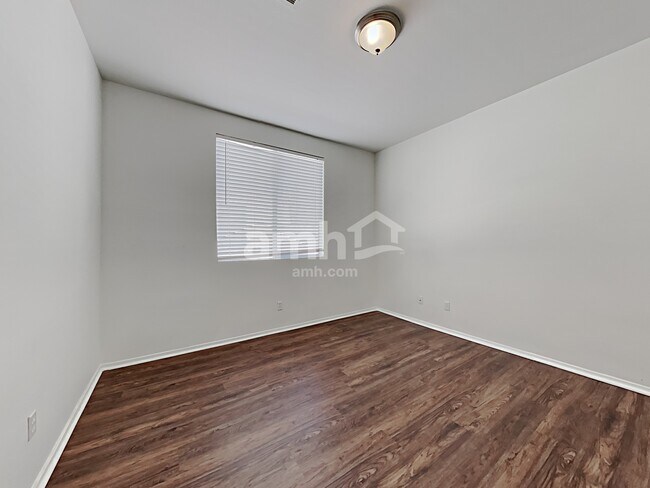 Building Photo - 9055 Hunting Arrow St