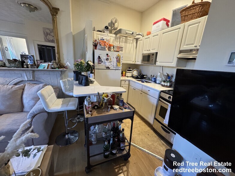 Building Photo - 554 Massachusetts Ave