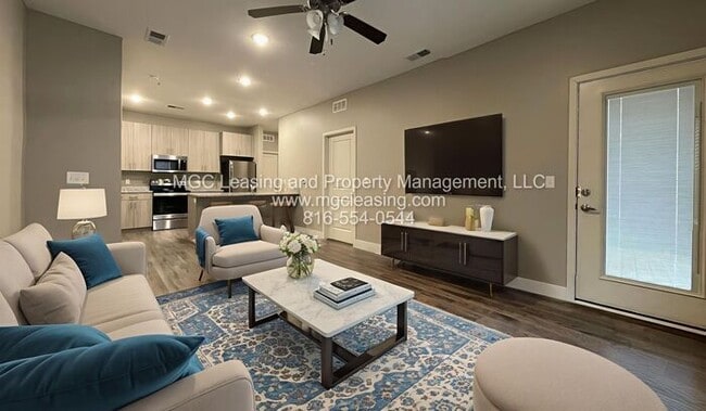 Primary Photo - Sophisticated Style and Scenic Views in No...