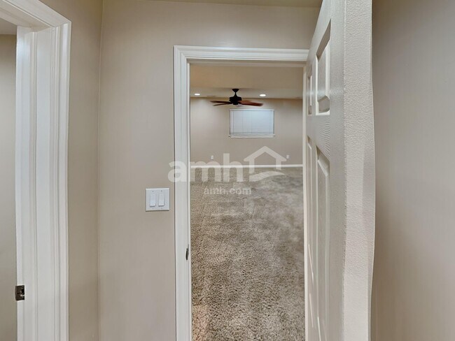 Building Photo - 5233 W Elk Horn Peak Dr