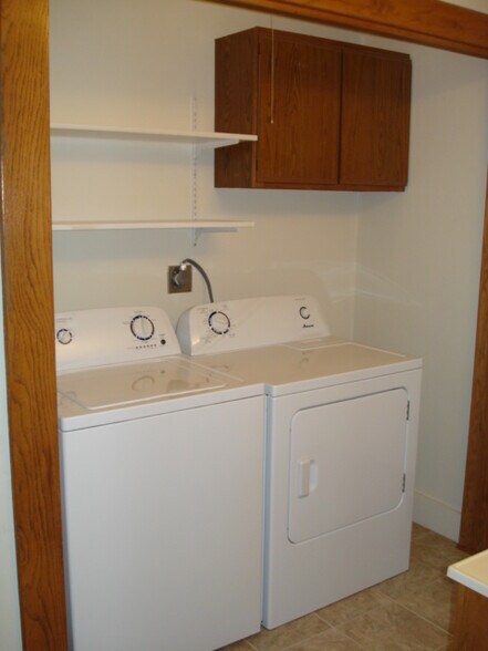 Building Photo - 1410 Winnebago St