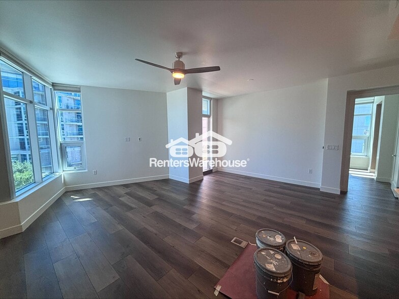 Building Photo - 120 E Rio Salado Pkwy