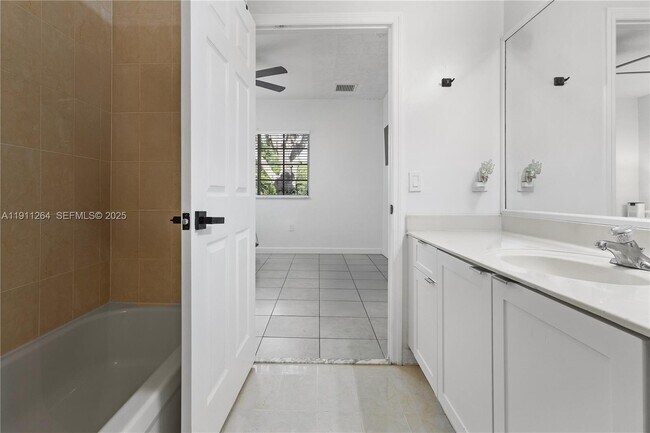 Building Photo - 2741 NE 4th St