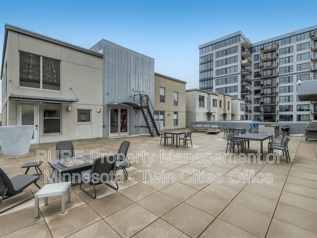 Building Photo - 521 S 7th St