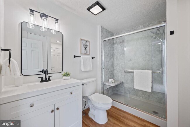 Building Photo - 6909 Doublebrand Ct