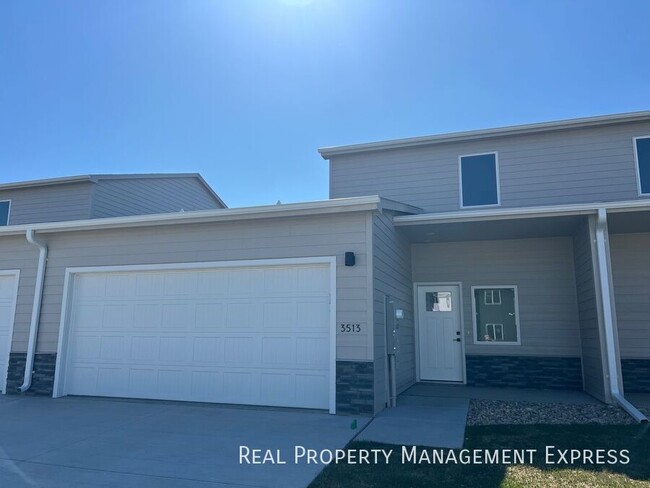 Primary Photo - 3513 S Broek Dr