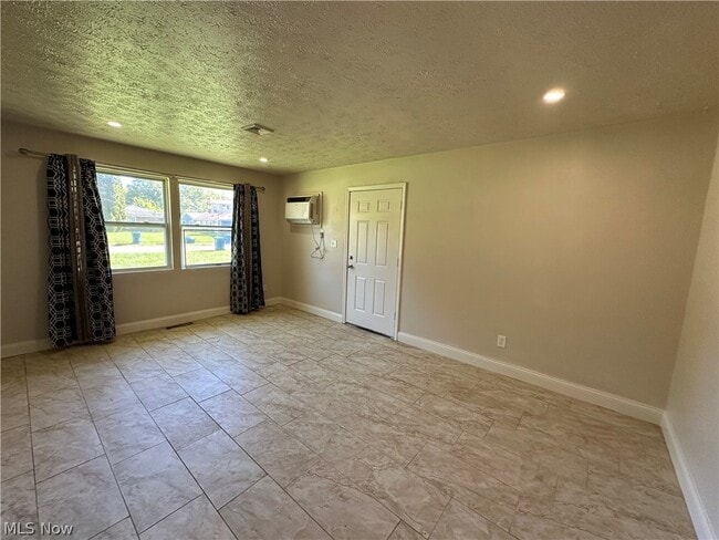 Building Photo - 3020 Northgate Ave