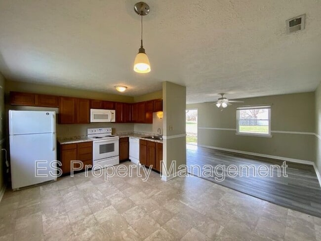 Building Photo - 6105 Epperson Dr