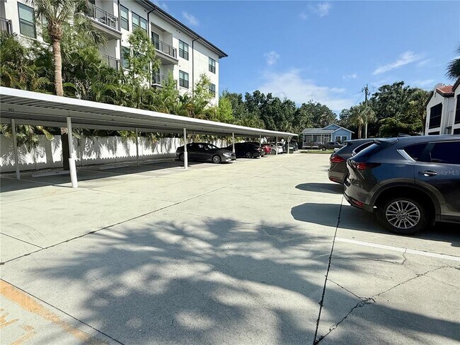 Building Photo - 631 N Orange Ave