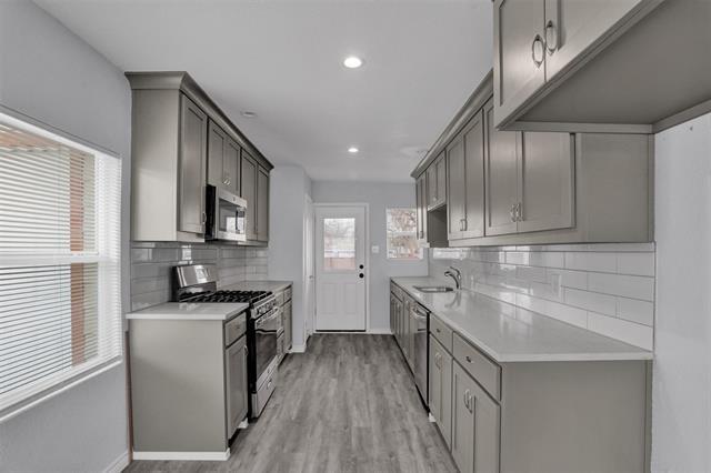 Building Photo - 219 Loma Dr