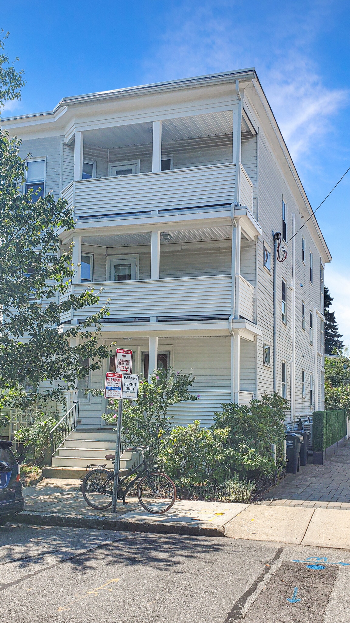 Street view of building - 22 Reed St