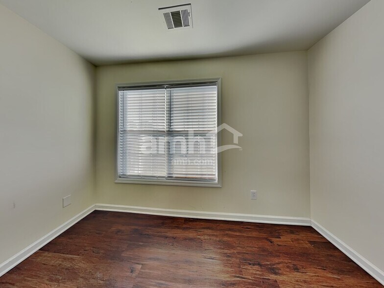 Building Photo - 10087 Harmon Springs Dr