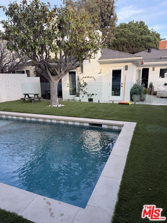 Building Photo - 7621 Stetson Ave