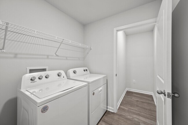 Building Photo - 2098 Course Ln