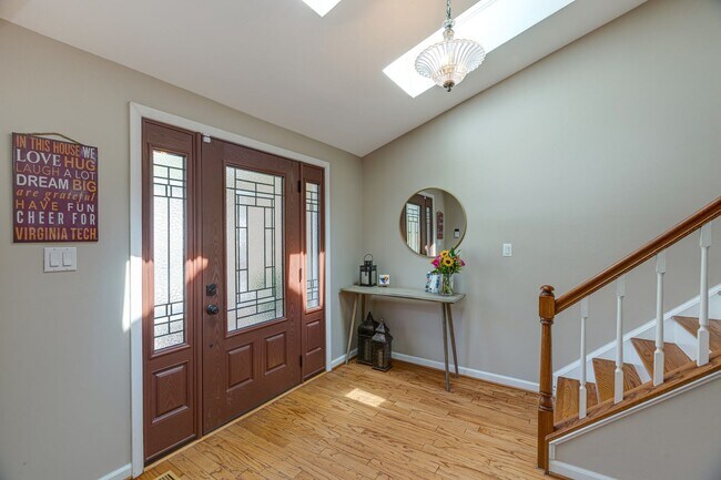 Building Photo - 5624 Kemp Ln