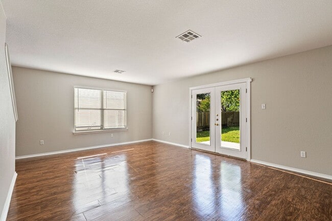 Building Photo - Beautiful 3 bedroom, 2.5 bathroom home in Round Rock!!!
