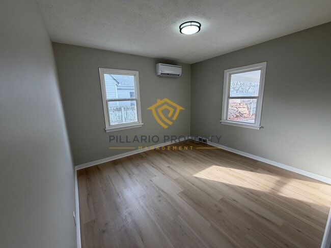 Building Photo - Freshly Renovated 3-Bedroom Home in Forest Manor, Available NOW!