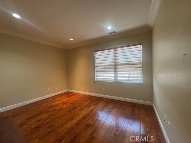 Building Photo - 25 Loquat