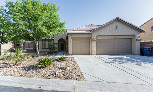 Primary Photo - One Story House - Near Blue Diamond & Jones