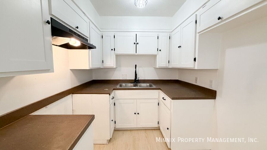 Building Photo - 5005 Avenue W