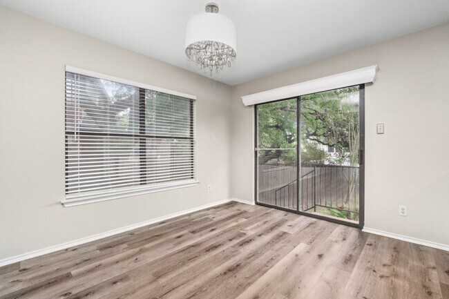 Building Photo - 15906 Colton Well