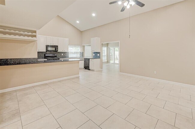 Building Photo - 2302 Brook View Ln