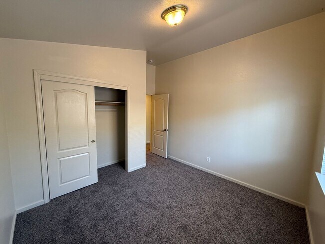 Building Photo - Single Story home in Sylvan School District!