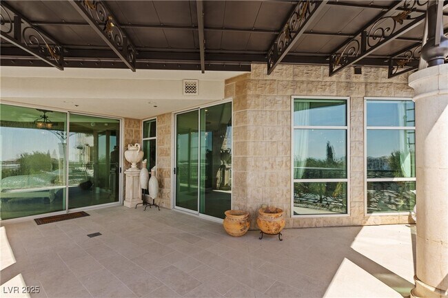 Building Photo - 9101 Alta Dr