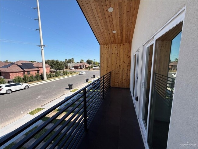 Building Photo - 16 Warbler Ave