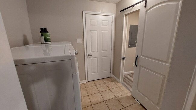 Building Photo - Duplex