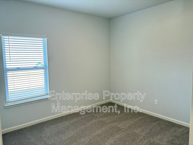 Building Photo - 265 Kipling Dr