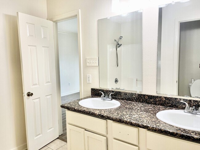 Building Photo - 512 Broadmoor Ave