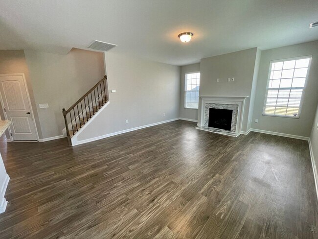Building Photo - Stunning 4 Bedroom 2.5 Bathroom 2-story Home in NE Greensboro with 2 car garages