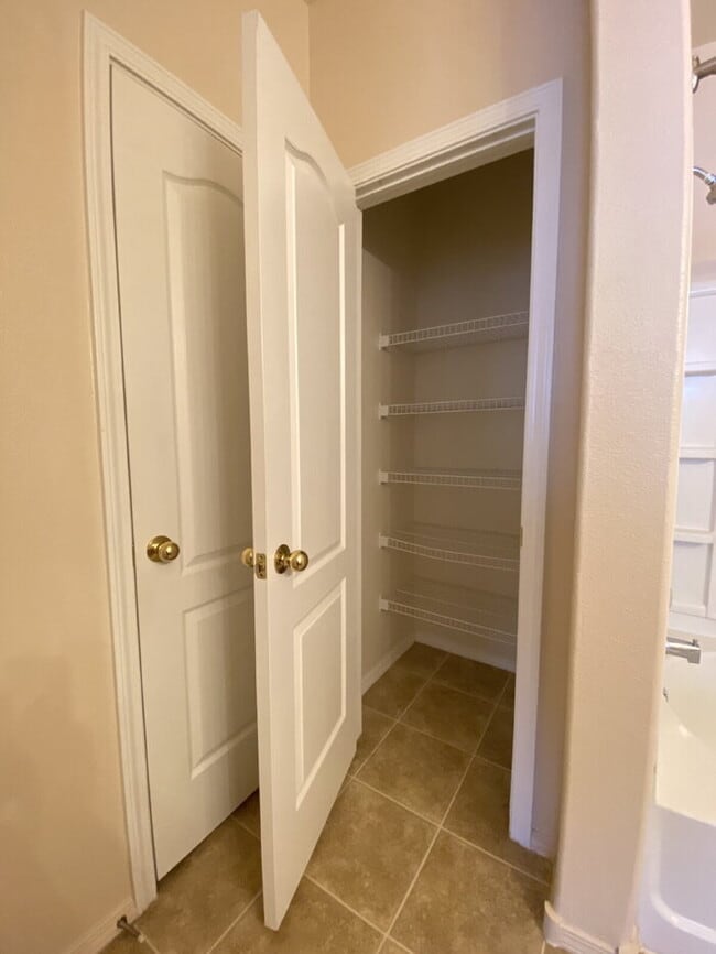 Building Photo - 3 Bedroom/2 Bath in Cabezon Subdivision