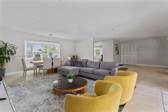 Building Photo - 608 1st Key Dr