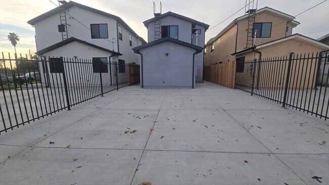 Building Photo - Graham(10422)