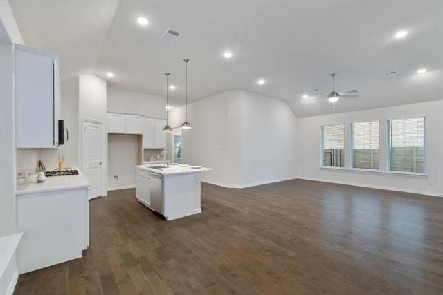 Building Photo - 925 Plaza Ln