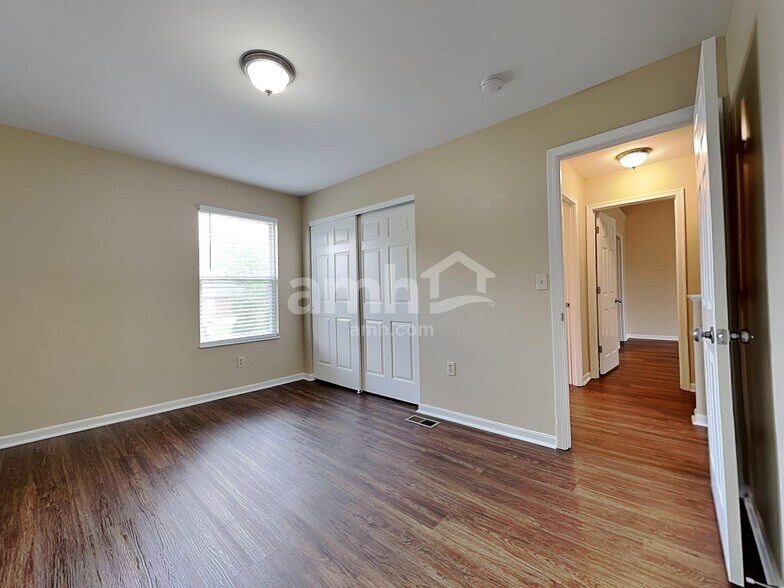 Building Photo - 6340 Deermeade Dr