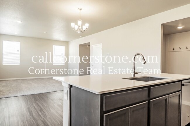 Building Photo - 9844 Cronin St