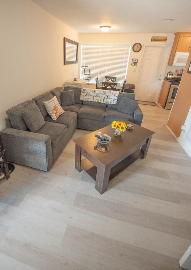 Interior Photo - Imperial Apartments