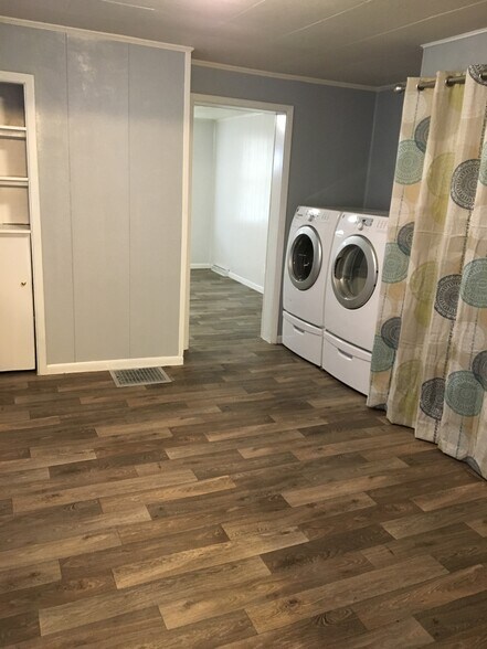 Building Photo - 1120 5th Avenue