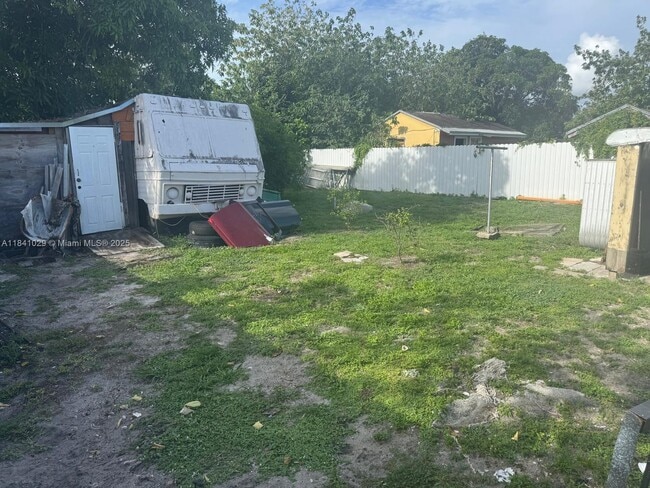 Building Photo - 861 NW 112th St