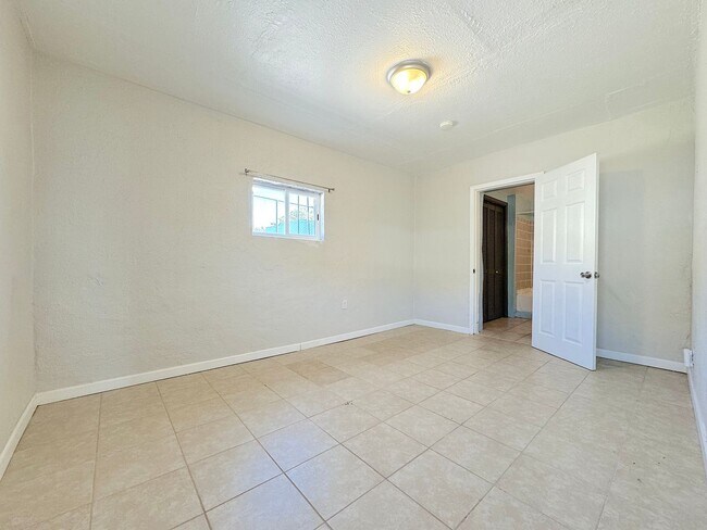 Building Photo - 2525 Idalia Ave