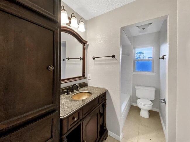 Building Photo - 706 S Diamondhead Blvd