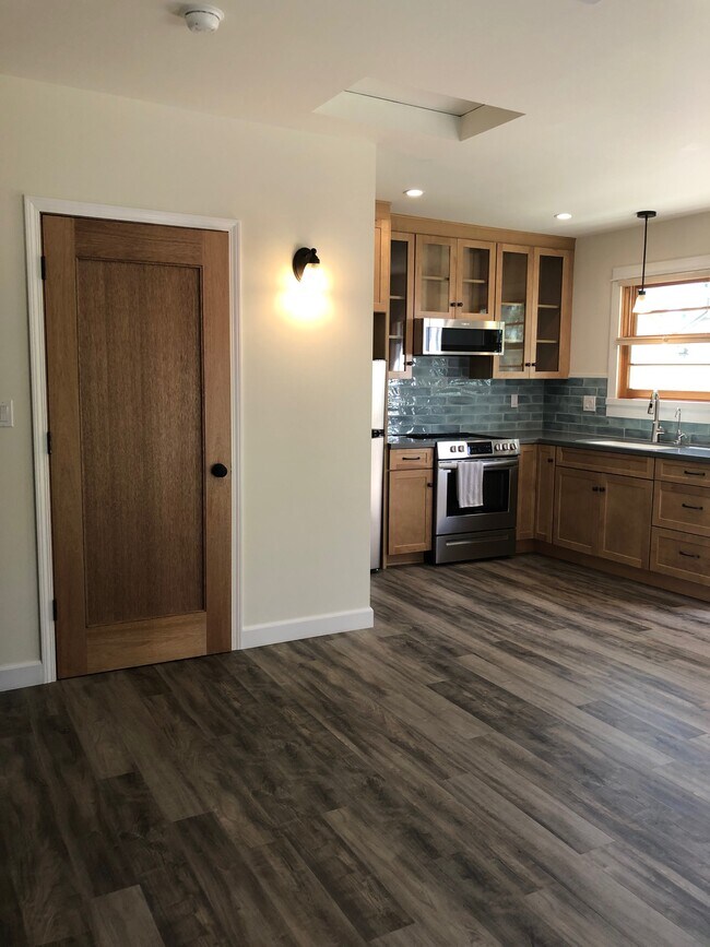 Building Photo - 1157 Palm Terrace