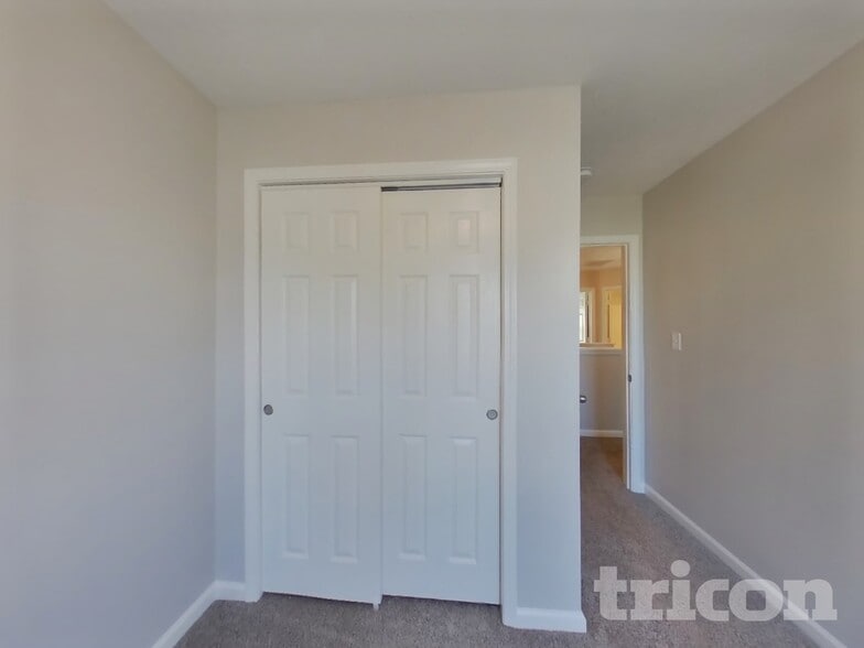 Building Photo - 8023 Grove Berry Way