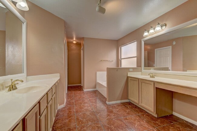 Building Photo - AMERICANA Property Mgmt - Great 2 story, 4 beds house with pool in Desert Shores