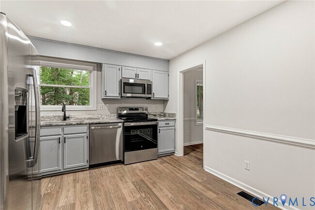 Building Photo - 9015 Covewood Rd